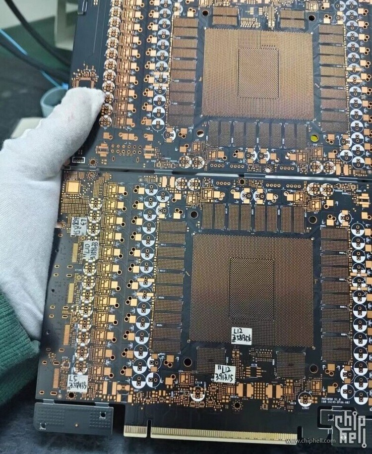 网传丨疑似 NVIDIA RTX 5090 的 PCB 曝光，16颗显存，硕大核心，单16Pin供电