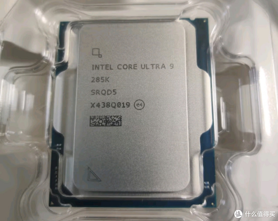 英特尔酷睿 Ultra 9 285K 24核24线程 睿频至高可达5.7Ghz 盒装